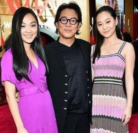 Huang Qiuyan ex husband Jet Li with his daughters.